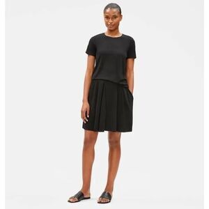 404. Eileen fisher pleated light weight flowy black shorts size XXS